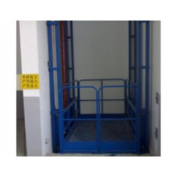 山東貨物提升機(jī)廠商直銷 開(kāi)搶啦~??！