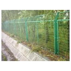 專業(yè)的沈陽盛京金屬網廠家：道路交通護欄網