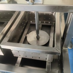 奶酪壓縮成型機(jī) 奶豆腐奶疙瘩生產(chǎn)設(shè)備